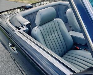 Mercedes-Benz 560 SL 1986 года  (NA)